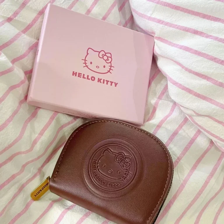 Hello Kitty Wallet 1